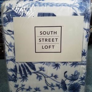 South Street Loft King Sheets + Blanket